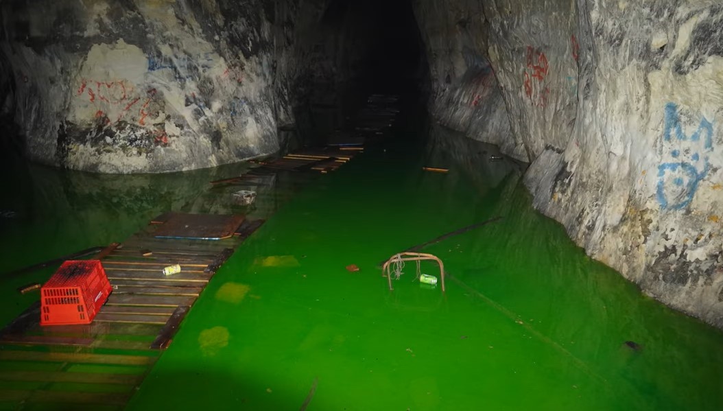 Fake Dye Traces: St. Patrick’s Day Underground in St. Paul